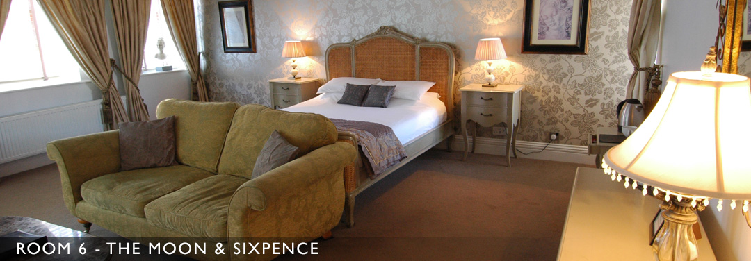 A comfortable room at The Moon & Sixpence