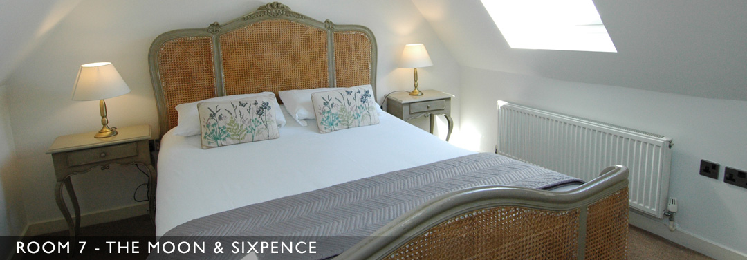A bedroom at The Moon & Sixpence